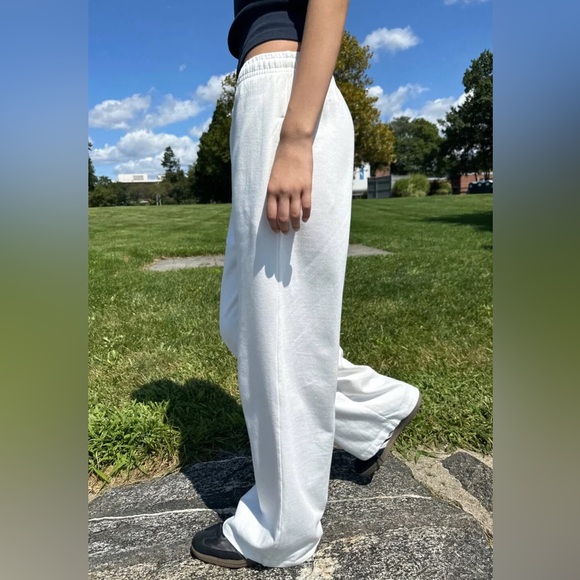 Brandy Melville white Anastasia sweatpants - Picture 2 of 4